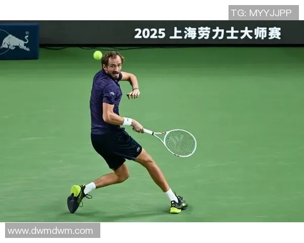 上海网球队反击策略揭秘:深度解析网球战术与训练方法 上海网球队反击策略揭秘:深度解析网球战术与训练方法