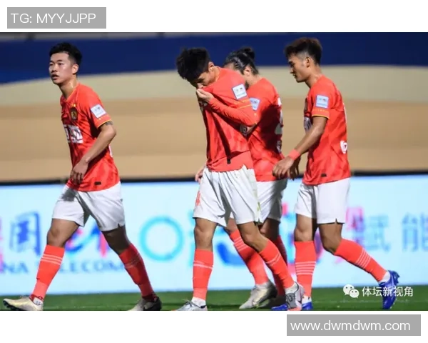 上海羽毛球队在挑战赛中的团队协作表现分析与点评