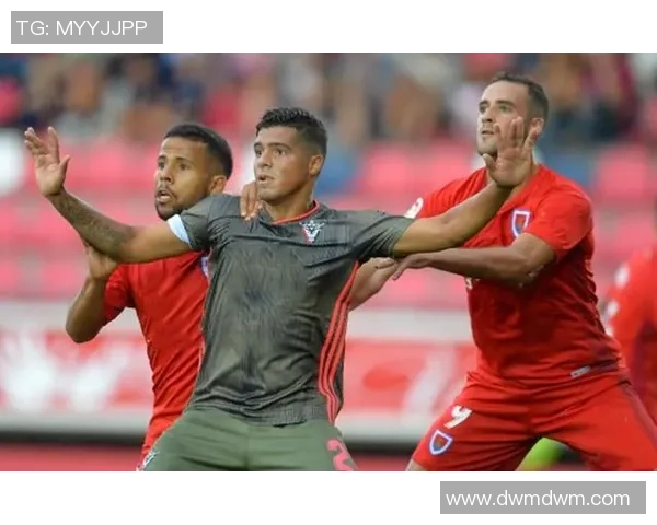 深圳羽毛球队在杯赛积分榜上以50分稳居第一展现强劲实力